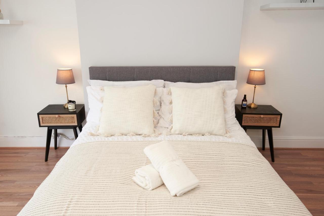 Excellent, Three Bedroom North London Apartment With Free Parking Exterior foto