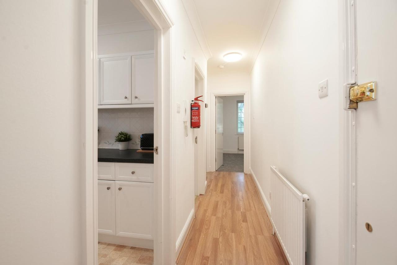 Excellent, Three Bedroom North London Apartment With Free Parking Exterior foto