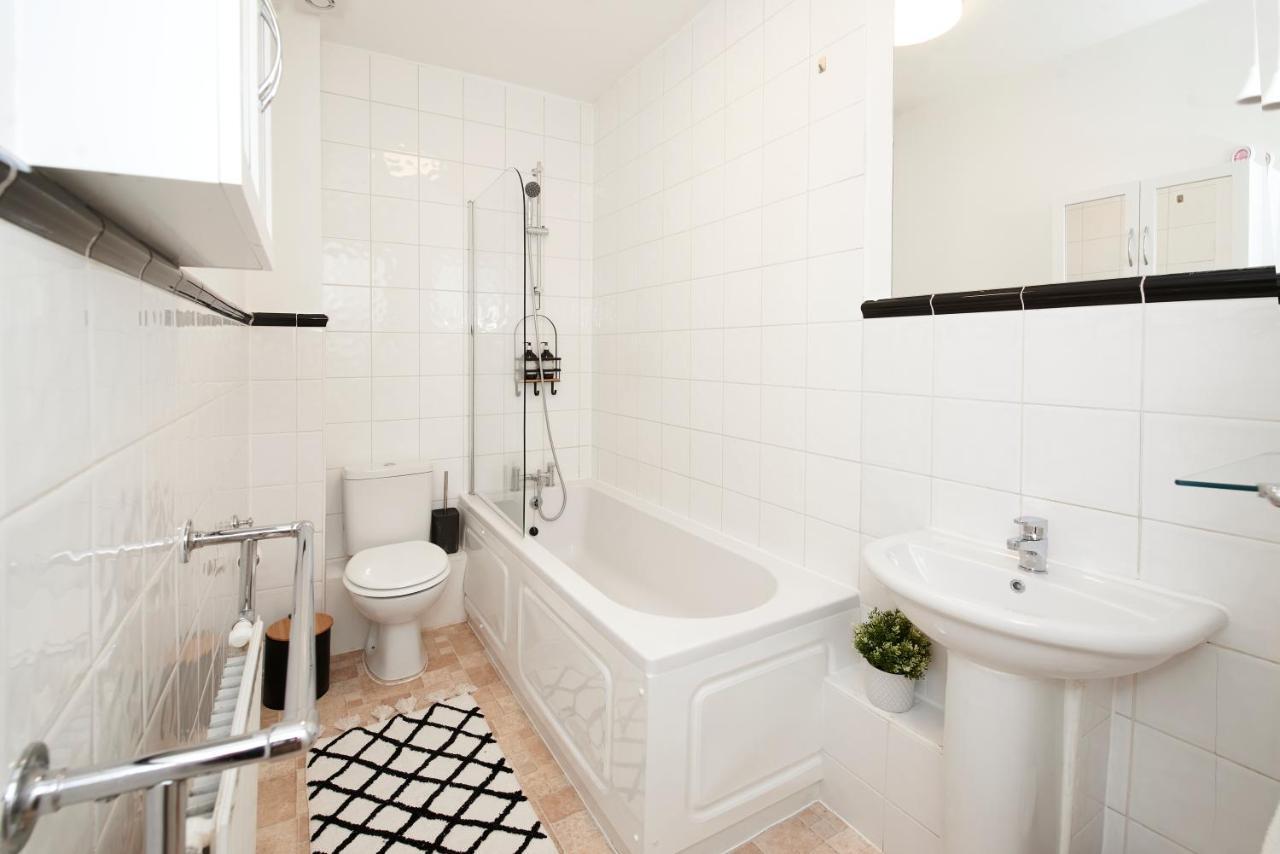 Excellent, Three Bedroom North London Apartment With Free Parking Exterior foto