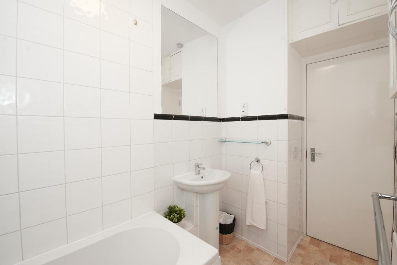 Excellent, Three Bedroom North London Apartment With Free Parking Exterior foto
