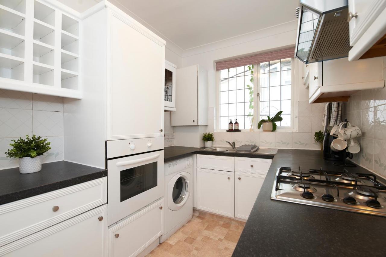 Excellent, Three Bedroom North London Apartment With Free Parking Exterior foto