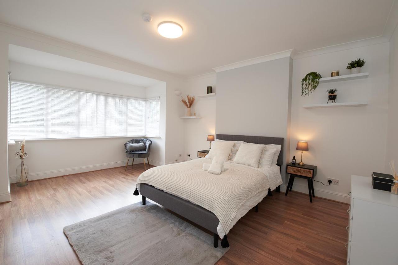 Excellent, Three Bedroom North London Apartment With Free Parking Exterior foto