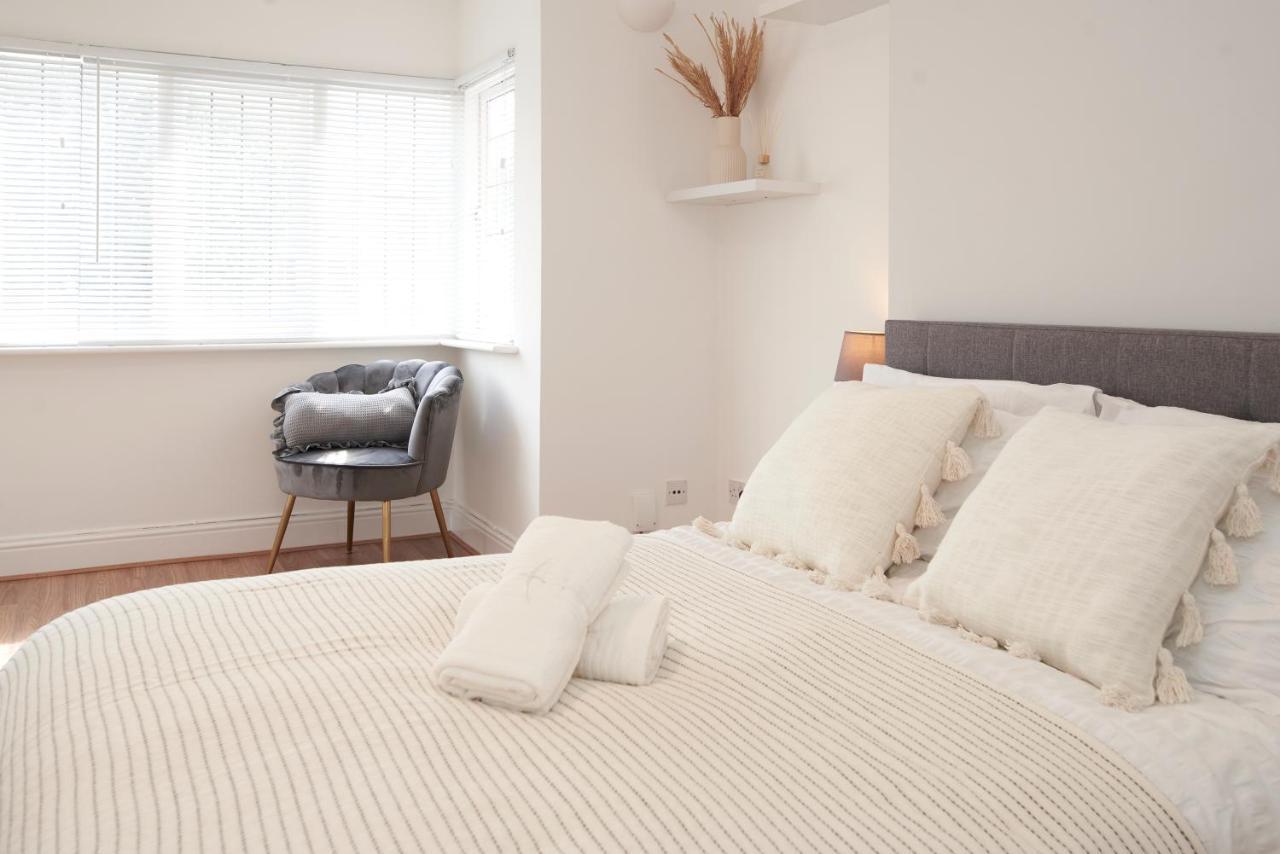 Excellent, Three Bedroom North London Apartment With Free Parking Exterior foto